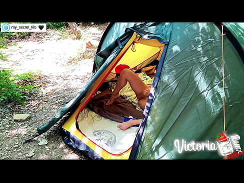 ❤️ ຖ່າຍໃນກ້ອງຖ່າຍຮູບ Passionate jerk off Stranger in a tent ❤️ ໜັງໂປ້ ຢູ່ພວກເຮົາ ️❤